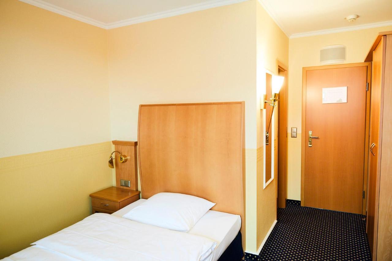 Hotel Cap Polonio Pinneberg Exteriör bild